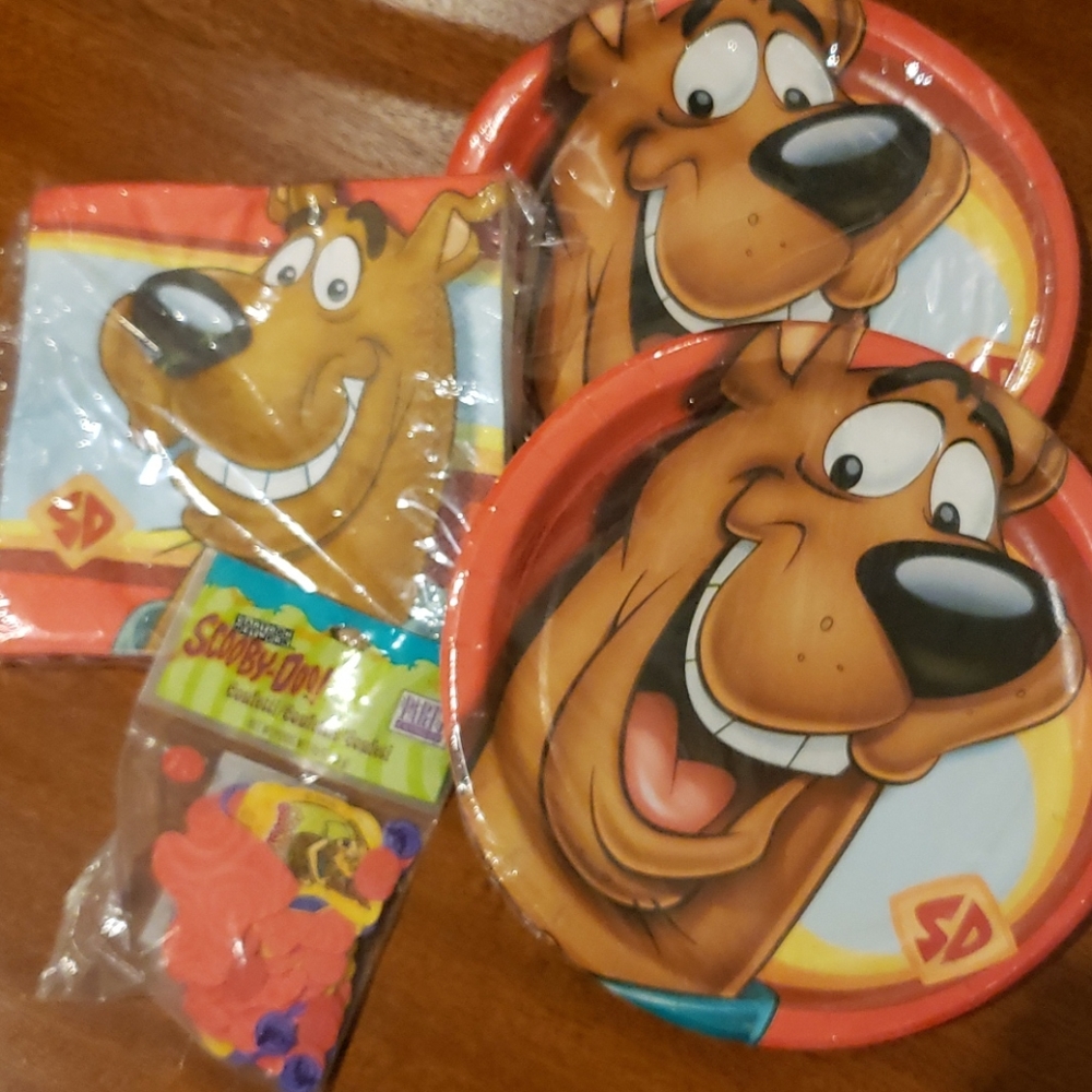 Vintage Hallmark Scooby-Doo party plates napkins